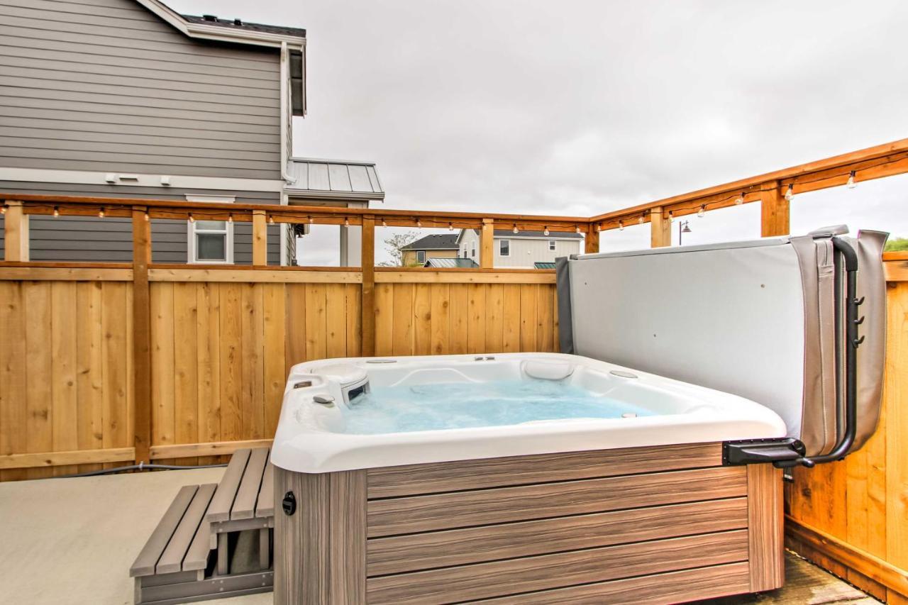 Ocean Shores House With Hot Tub - Walk To Beach Zewnętrze zdjęcie